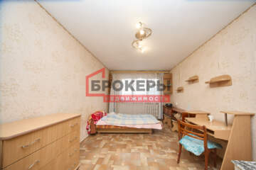 Комната, (всего 10 ком.), 17,5 м², 4/5 эт.