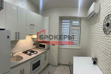 1-к квартира, 42 м², 8/8 эт.
