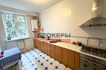 3-к квартира, 74,5 м², 3/4 эт.