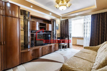 2-к квартира, 52 м², 2/10 эт.