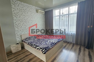 2-к квартира, 74 м², 2/3 эт.