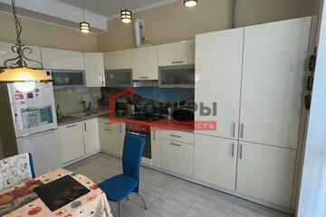 2-к квартира, 75 м², 4/10 эт.