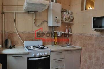 2-к квартира, 47 м², 3/3 эт.