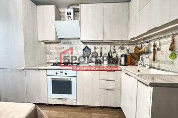 2-к квартира, 64 м², 8/10 эт.