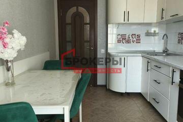 3-к квартира, 75 м², 8/10 эт.