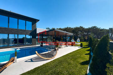 Дом, 245 м², 2 эт.