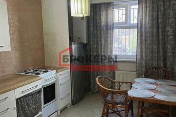 2-к квартира, 67,4 м², 1/10 эт.