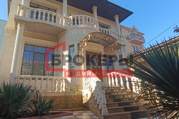 Дом, 300 м², 3 эт.