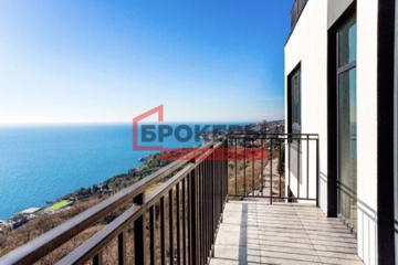 1-к квартира, 68,1 м², 1/4 эт.