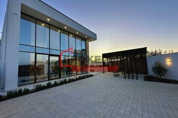 Дом, 215 м², 2 эт.