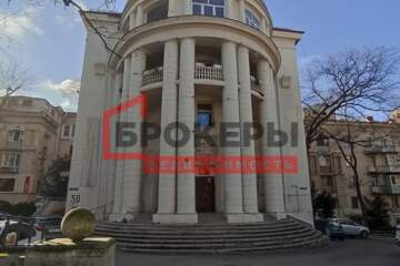 2-к квартира, 45 м², 1/3 эт.