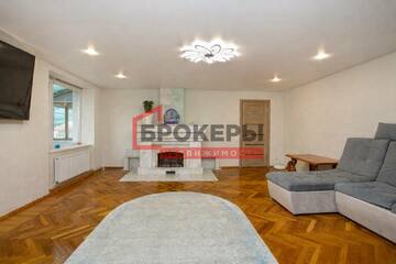 Дом, 328,6 м², 3 эт.