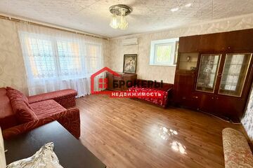 2-к квартира, 51,7 м², 1/12 эт.